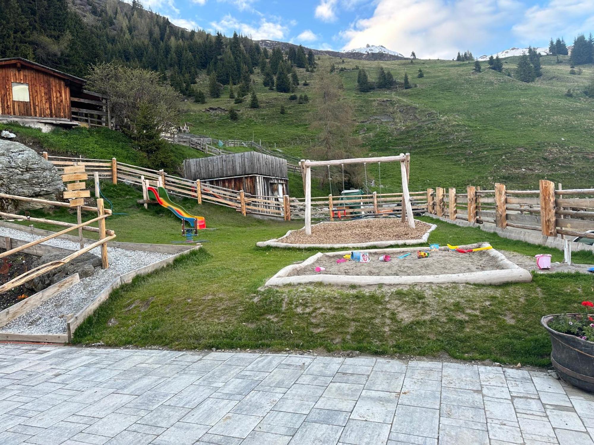 Peer Alm Otel Navis Dış mekan fotoğraf